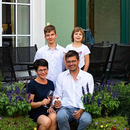 Hotel Weingut Familie Bauer Grossriedenthal Exteriér fotografie