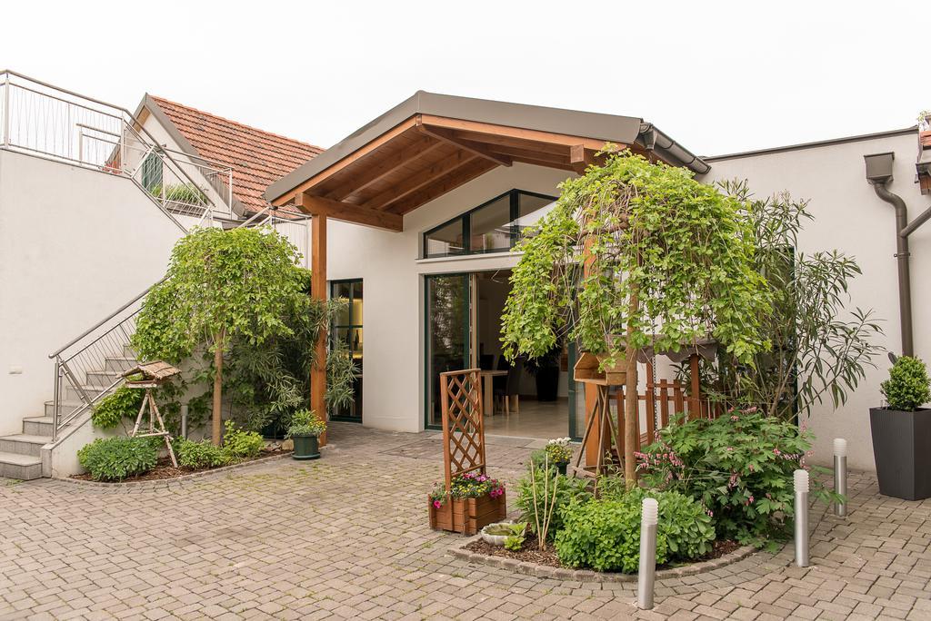 Hotel Weingut Familie Bauer Grossriedenthal Exteriér fotografie