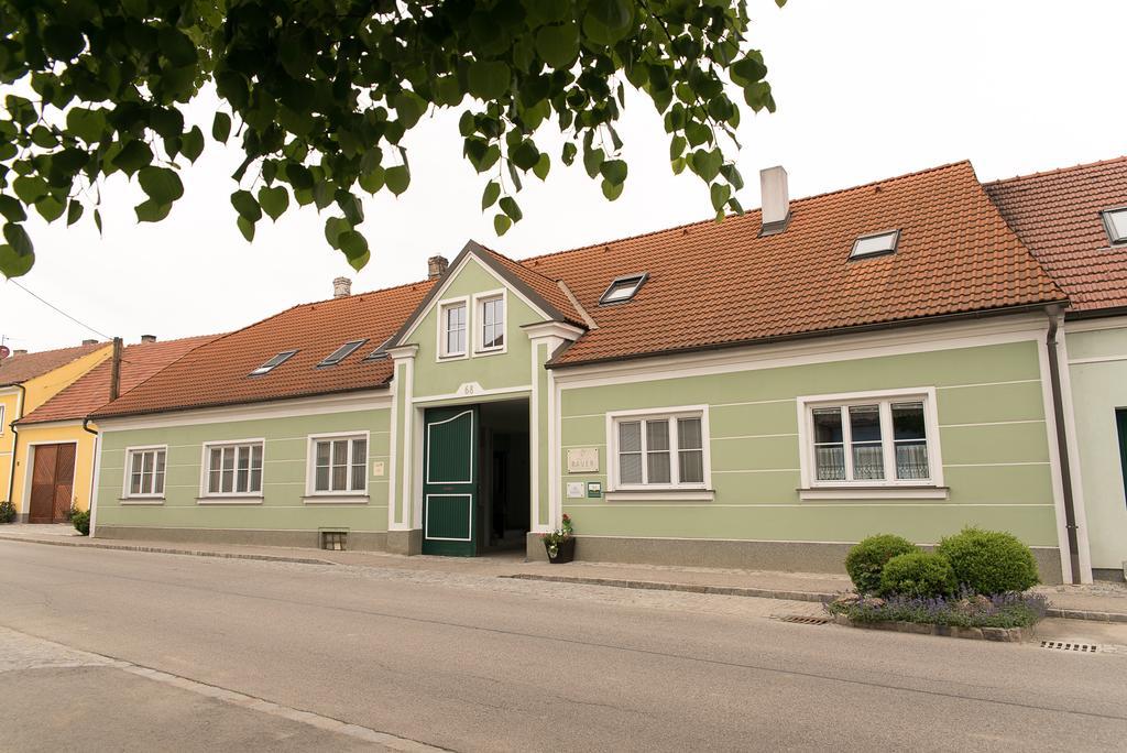Hotel Weingut Familie Bauer Grossriedenthal Exteriér fotografie