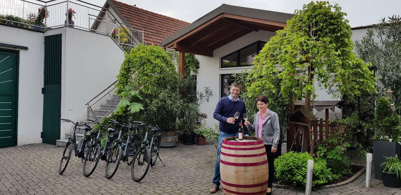 Hotel Weingut Familie Bauer Grossriedenthal Exteriér fotografie